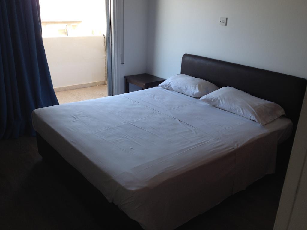 Francis Apartments ลาร์นาคา ห้อง รูปภาพ